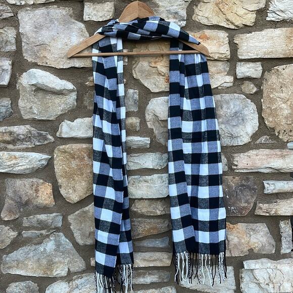 Black & white plaid scarf 70x13 - Picture 2 of 5